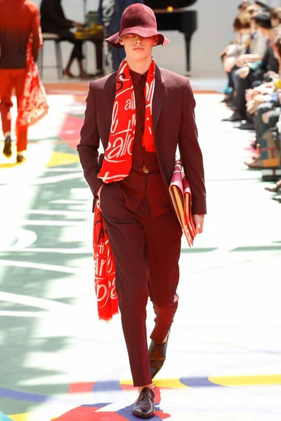 Look 39